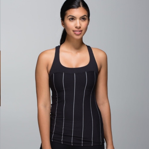 Lululemon First Base Tank Size 4-6 - Picture 2 of 7